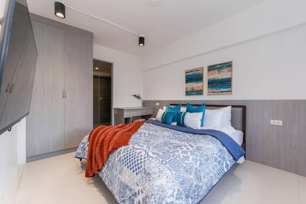 Airport Express Hostel E-527, 2 Minutes To Airport,Fast Wifi, Free Netflix Lapu-Lapu City Exteriör bild