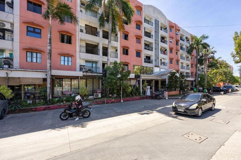 Airport Express Hostel E-527, 2 Minutes To Airport,Fast Wifi, Free Netflix Lapu-Lapu City Exteriör bild